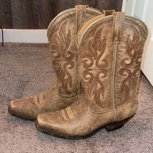Laredo Snipped Square Toe Boots!